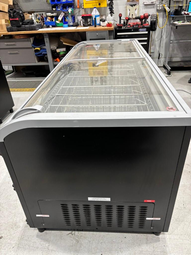 AHT PARIS 210 SELF CONTAINED PORTABLE CHEST COOLER/FREEZER