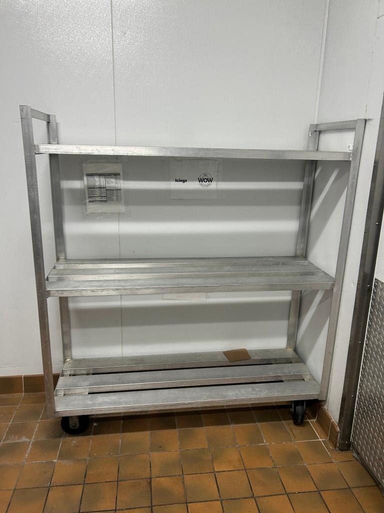ASSORTED ALUMINUM COOLING RACKS
