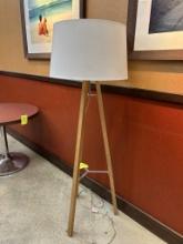 5FT TALL FLOOR LAMP