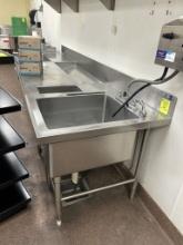 STAINLESS STEEL PRODUCE PREP/SINK TABLE