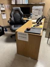 L-SHAPED WOODEN DESK