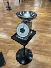 YAMATO 30LB PRODUCE SCALE W/ STAND