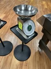 YAMATO 30LB PRODUCE SCALE W/ STAND