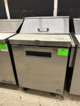 HOSHIZAKI 27IN SELF CONTAINED PREP TABLE