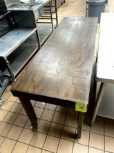 WOOD TABLE ON CASTERS