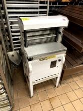 1996 OLIVER BREAD SLICER
