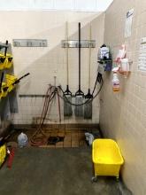 GROUP OF JANITORIAL SUPPLIES