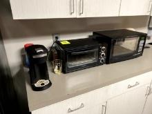 SMALL APPLIANCES IN BREAK ROOM