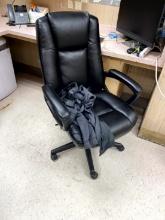 FAUX LEATHER OFFICE CHAIR