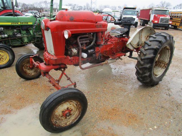 Ford 900 Tractor