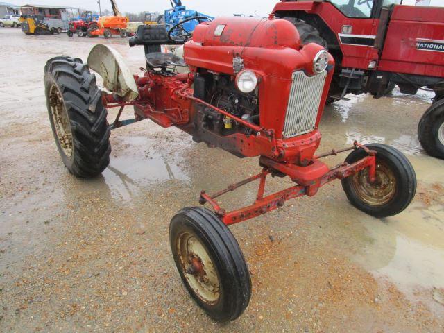 Ford 900 Tractor