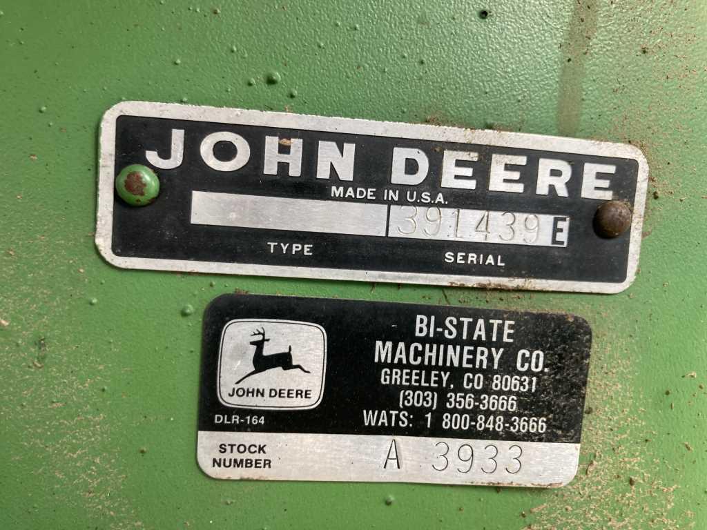 John Deere 5460 Silage Combine