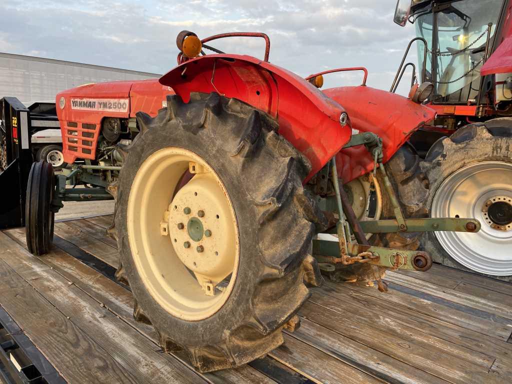 Salvage Yanmar YM2500 Tractor