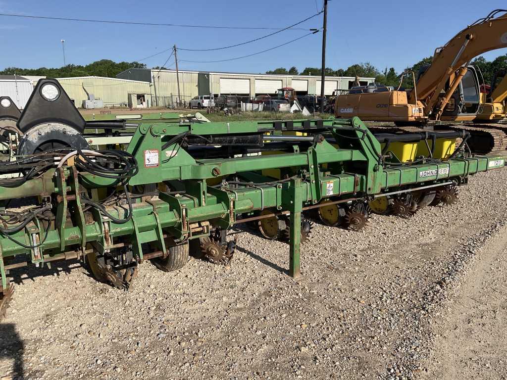 John Deere 1720 MaxEmerge 2 Planter