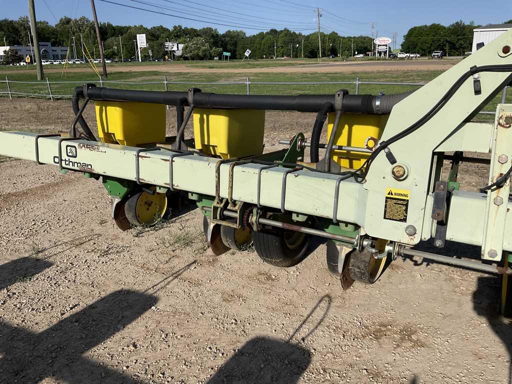 John Deere MaxEmerge 2 Planter