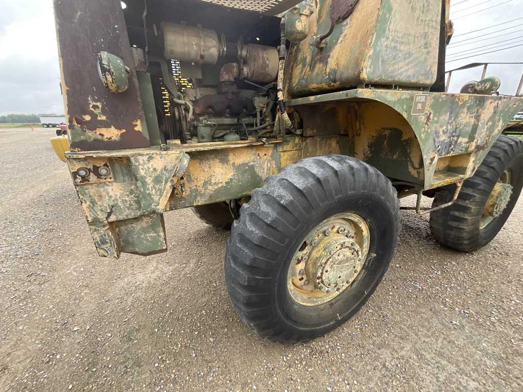 1984 Pettibone MC16000RTI Telescoping Wheel Loader