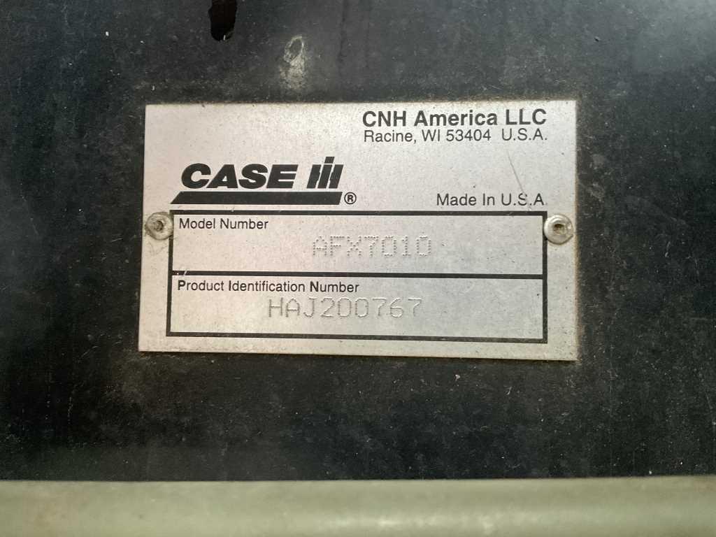 Case IH 7010 Combine