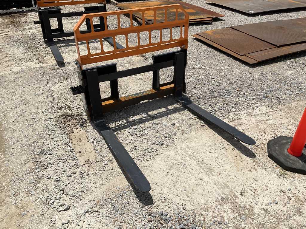 New/Unused Land Honor Pallet Forks