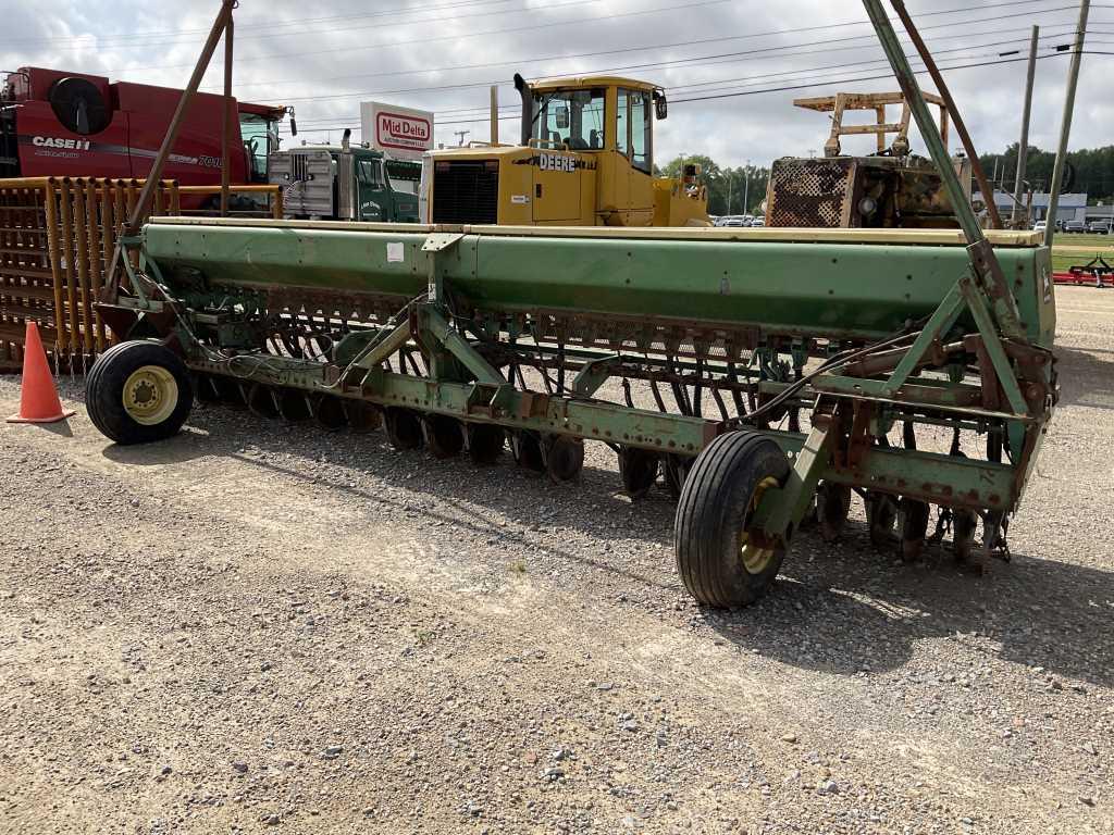 John Deere 520 Grain Drill