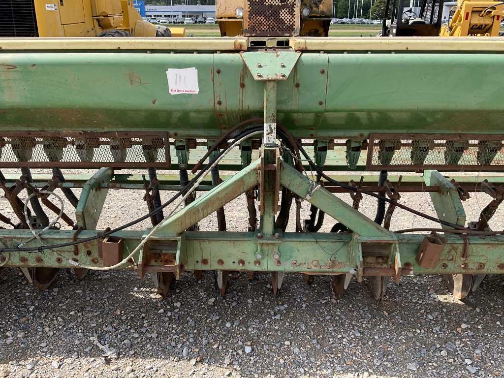 John Deere 520 Grain Drill