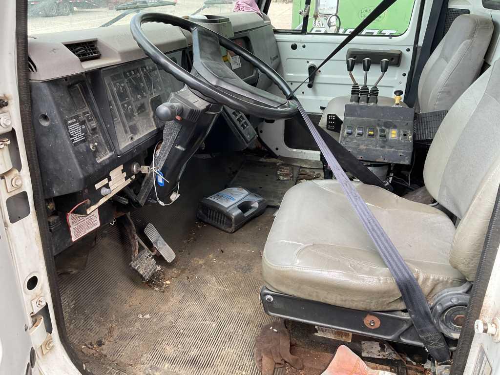 Salvage 2000 International 4700 Dump Truck