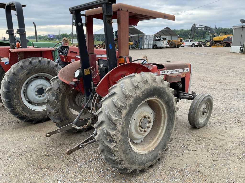 Massey Ferguson 253 Tractor