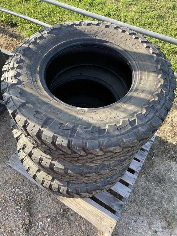 (4) Toyo Open Country M/T Tires