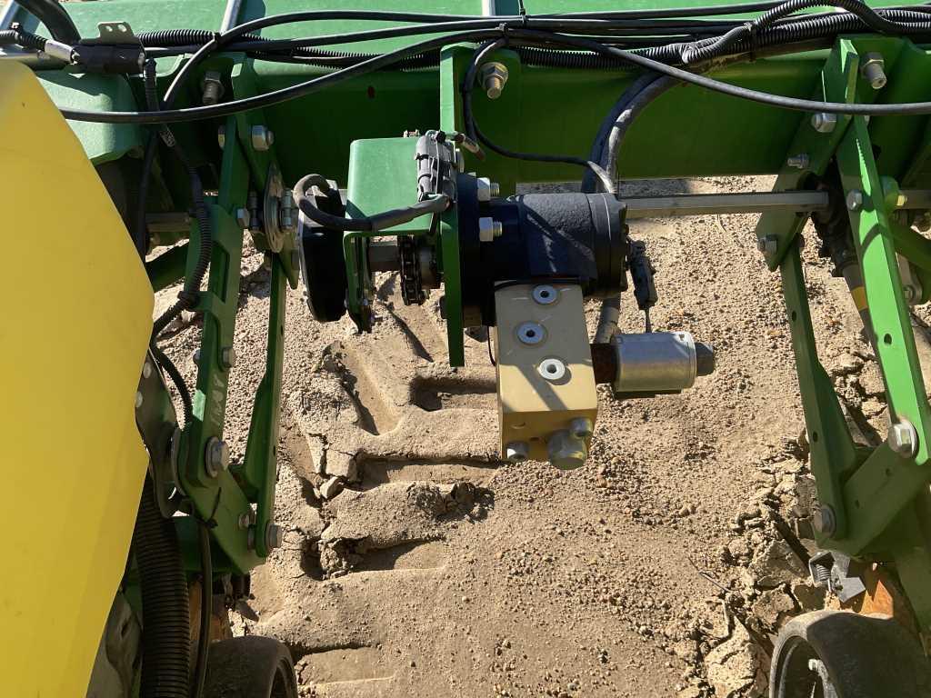 2019 John Deere 1725 Planter