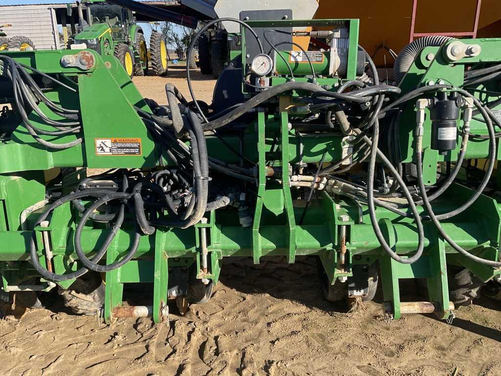 2019 John Deere 1725 Planter