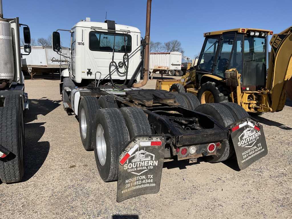 2011 Mack Pinnacle CXU613 Truck Tractor