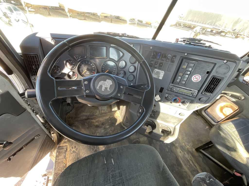 2011 Mack Pinnacle CXU613 Truck Tractor