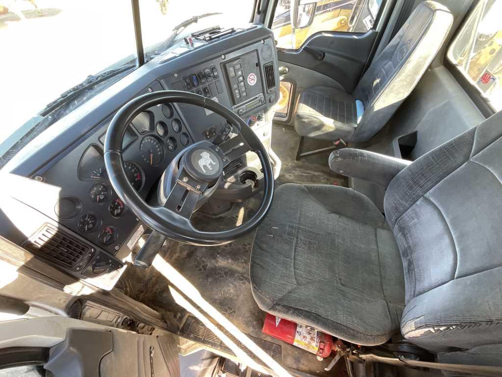 2011 Mack Pinnacle CXU613 Truck Tractor