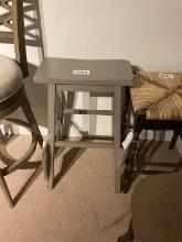 Bar stool