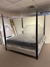 King Bed w/ Serta Mattress