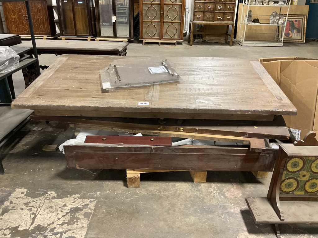 Pallet of doors and table tops