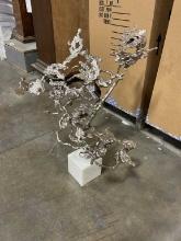 Pallet of 8 bonsai decor