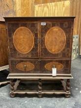 Bar cabinet