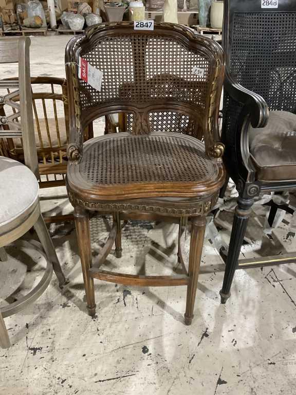 Bar stool