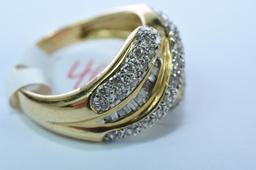 14KT GOLD RING 5.5 GTW, $895.00 RETAIL VALUE, SIZE 7