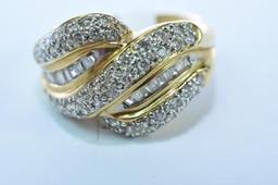 14KT GOLD RING 5.5 GTW, $895.00 RETAIL VALUE, SIZE 7
