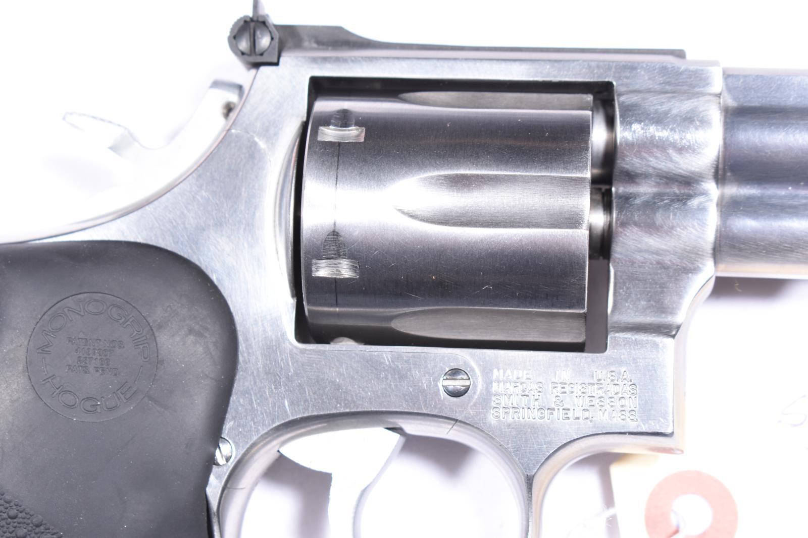 SMITH WESSON 686, SN AJZ6888,
