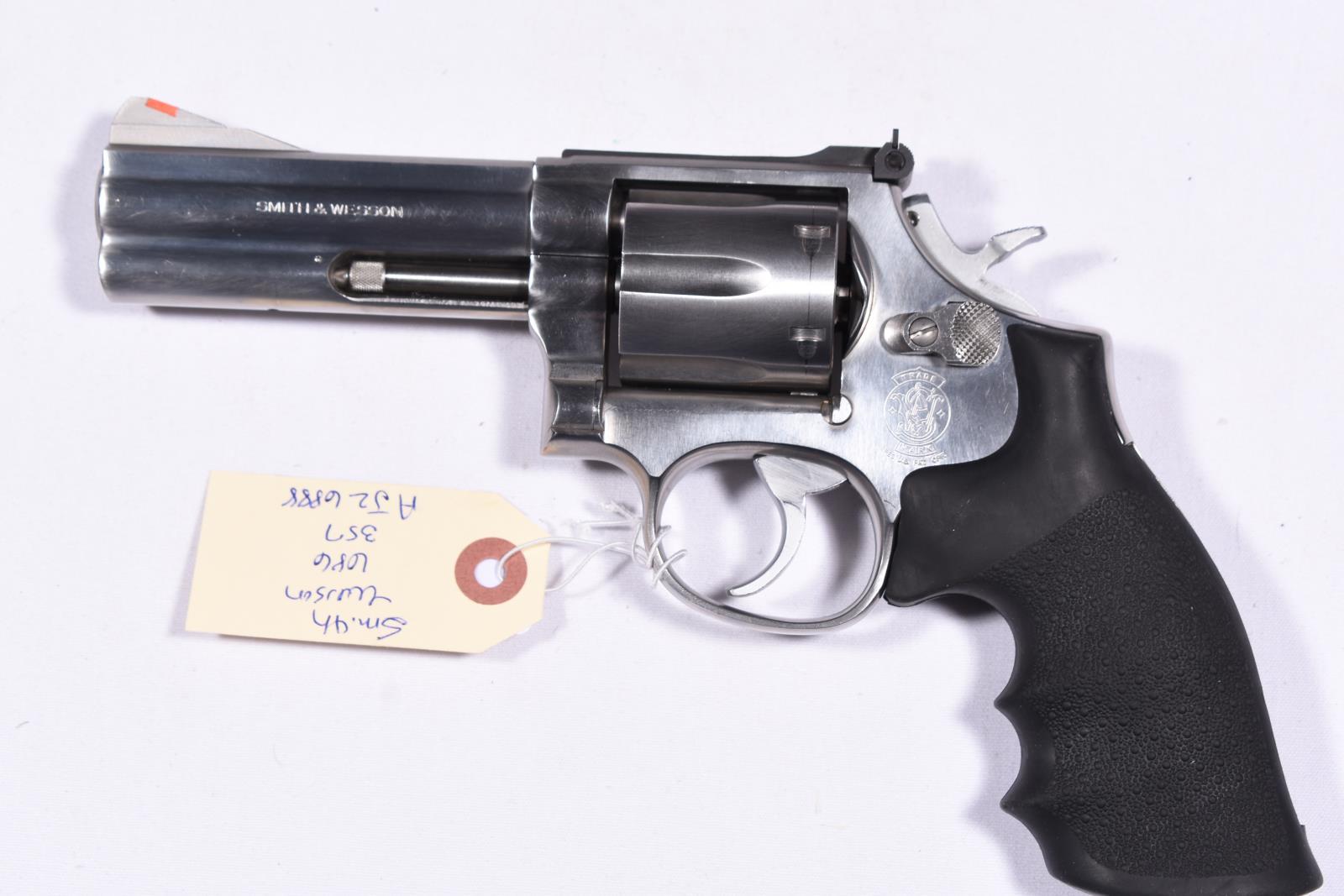 SMITH WESSON 686, SN AJZ6888,