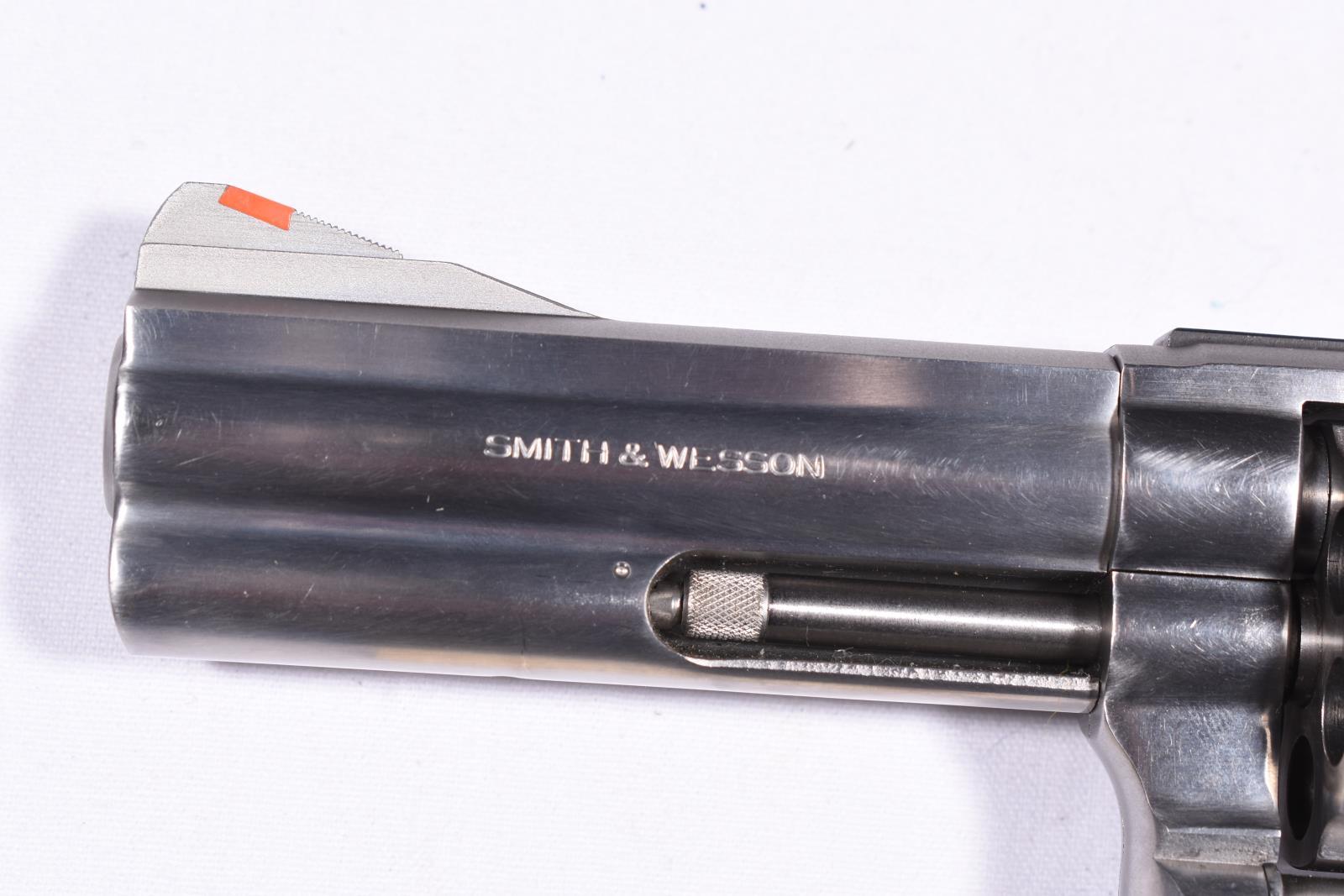 SMITH WESSON 686, SN AJZ6888,