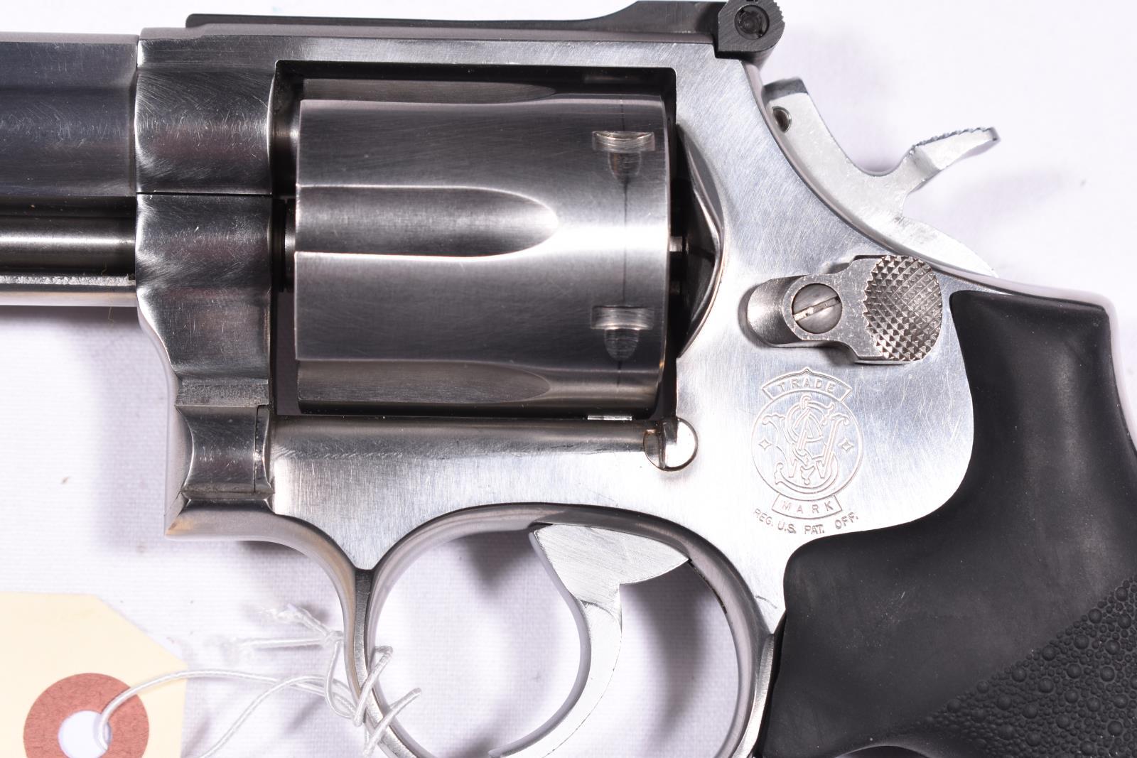 SMITH WESSON 686, SN AJZ6888,