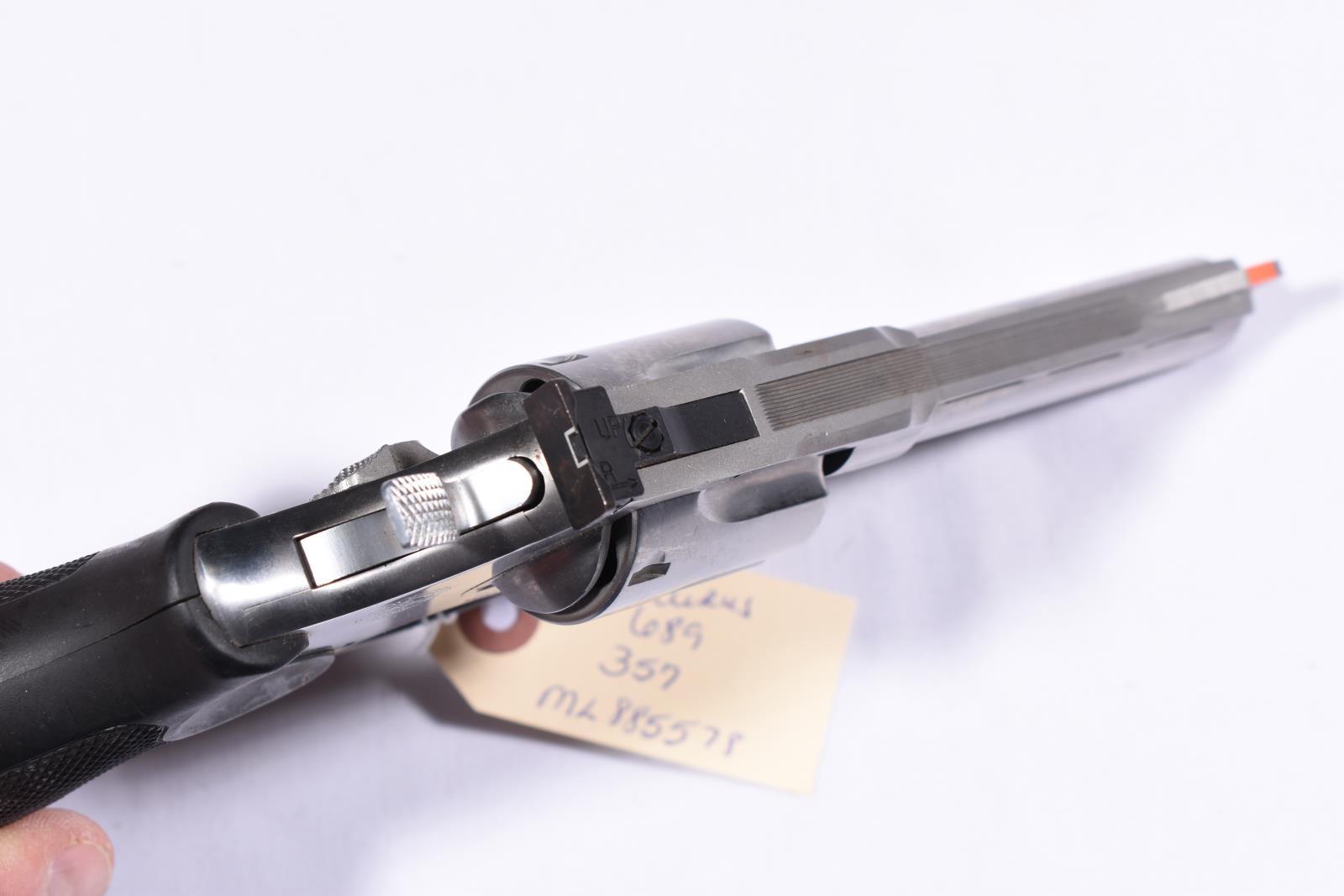 TAURUS 689, SN ML885578