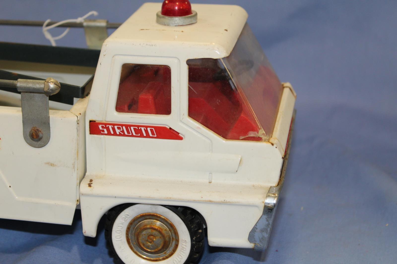 STRUCTO TURBINE 24 HOUR SERVICE WRECKER