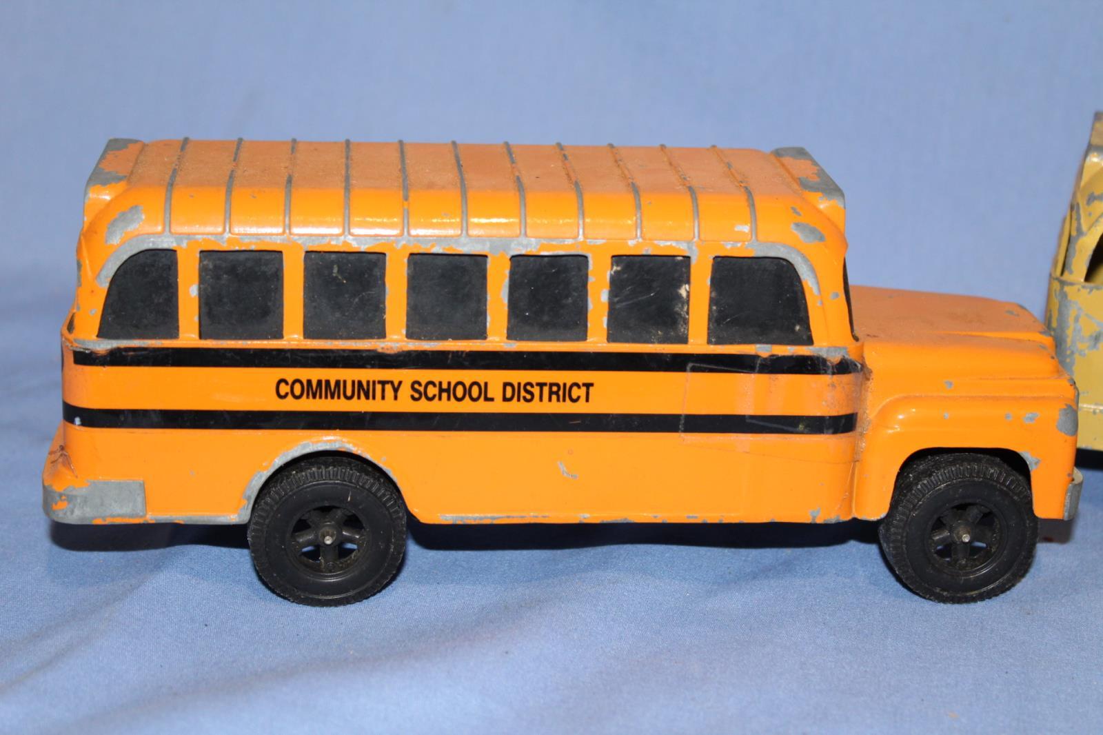 3 SCHOOL BUSES 1 MARKED HUBLEY & 2 UNKNOWN