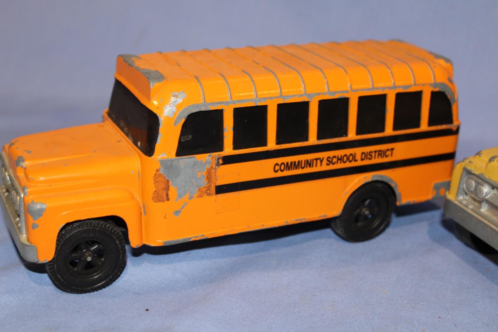 3 SCHOOL BUSES 1 MARKED HUBLEY & 2 UNKNOWN