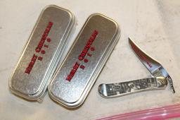CASE 2010 MERRY CHRISTMAS KNIVES  IN TIN