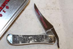 CASE 2010 MERRY CHRISTMAS KNIVES  IN TIN
